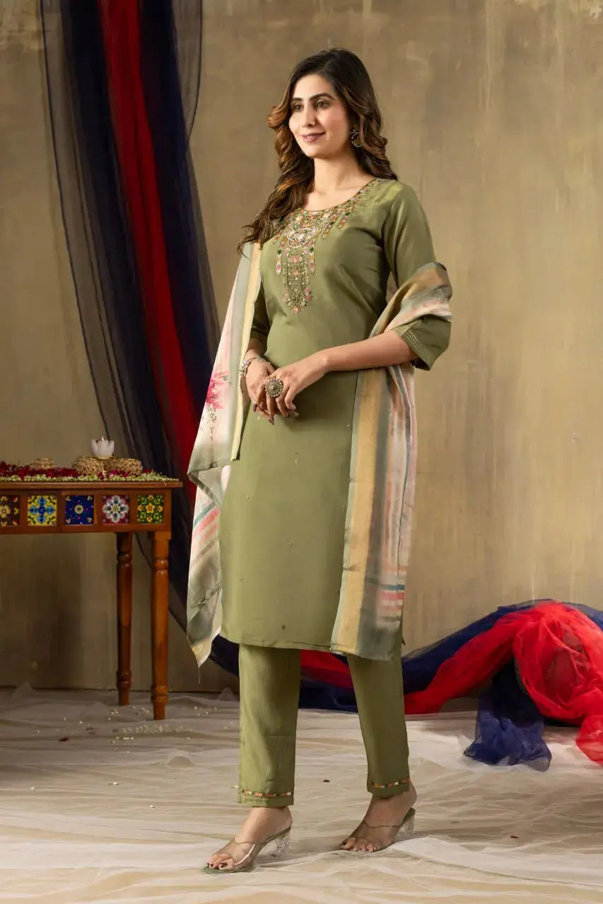 Premium Women’s Elegant Kurti Pant Dupatta Set Lustraward