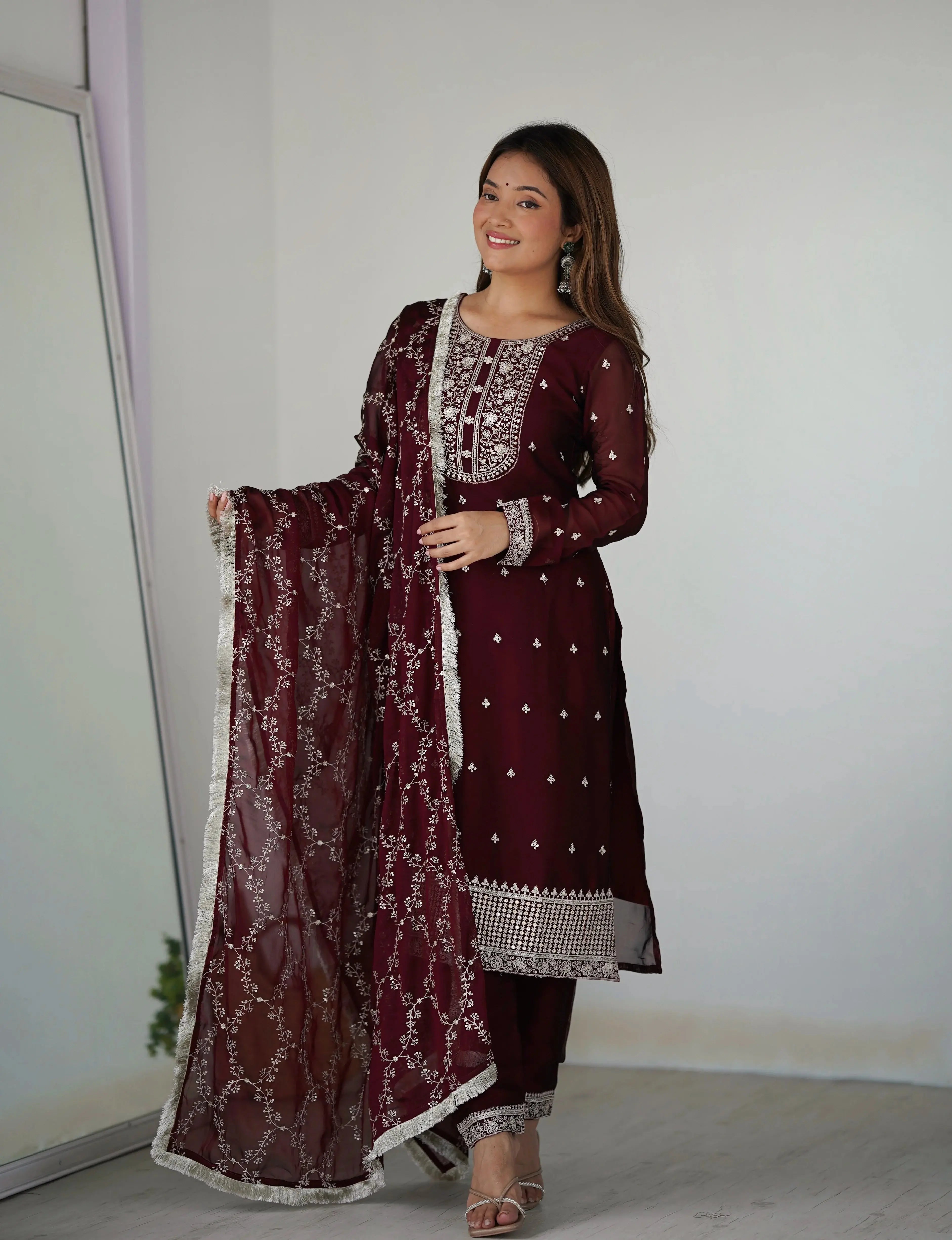 Women’s Kurti Sharara Dupatta Set Lustraward