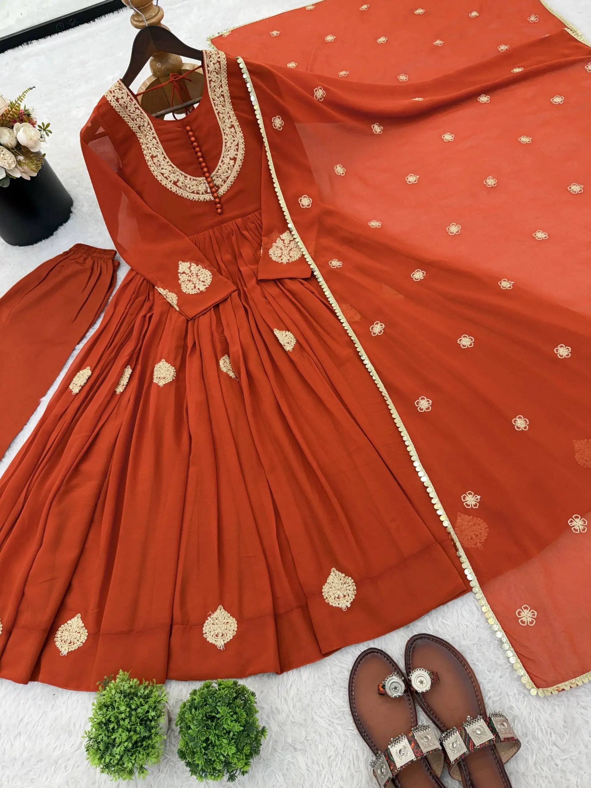 Women’s Modern Kurta/ Kurti Lustraward